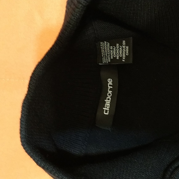 Claiborne Men's Sweater - Picture 3 of 10